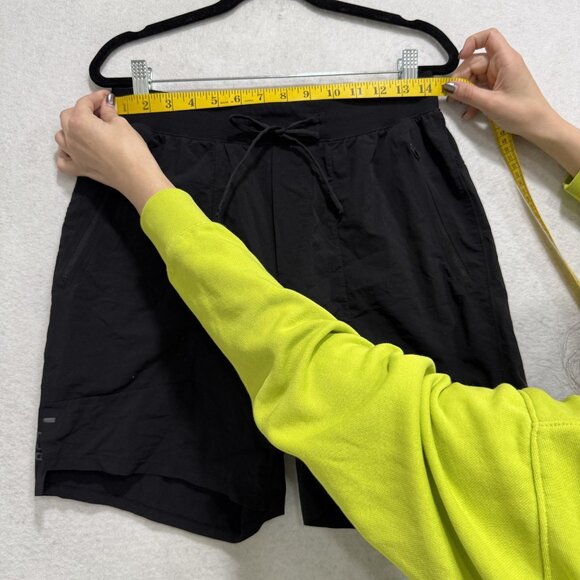 Lululemon Shorts Mens Medium Black License to Train Lined Zip Pockets 7 Inch - Picture 2 of 7